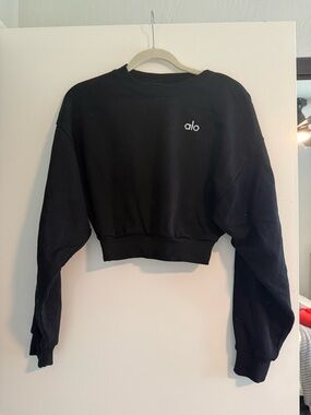 Alo yoga crop accolade sweatshirt